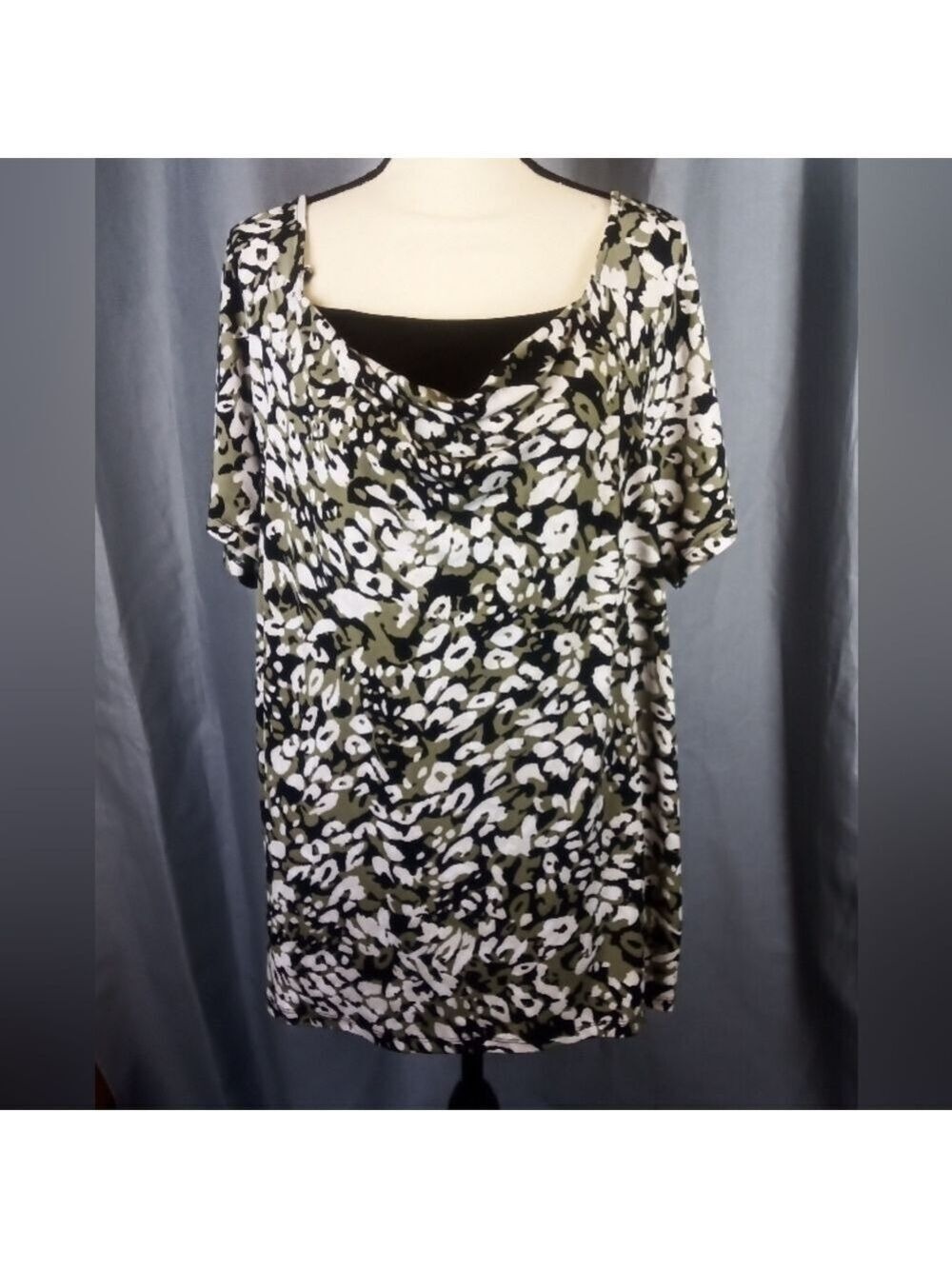 Short sleeve top, green, cream, and olive pattern, size 3X